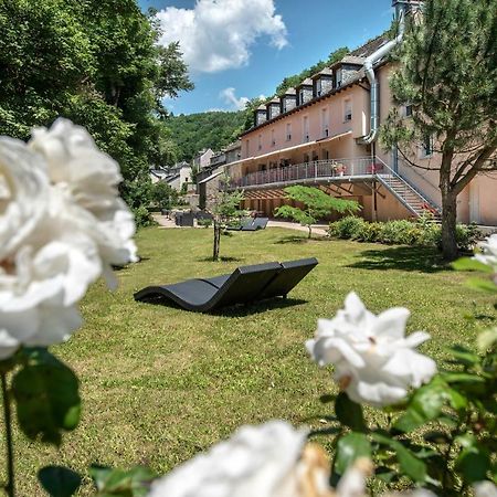 Logis Hotel Restaurant Les 2 Rives - A75, En Bordure De Riviere Banassac Exterior foto